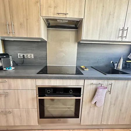 Le Clair Horizon-yourhosthelper *